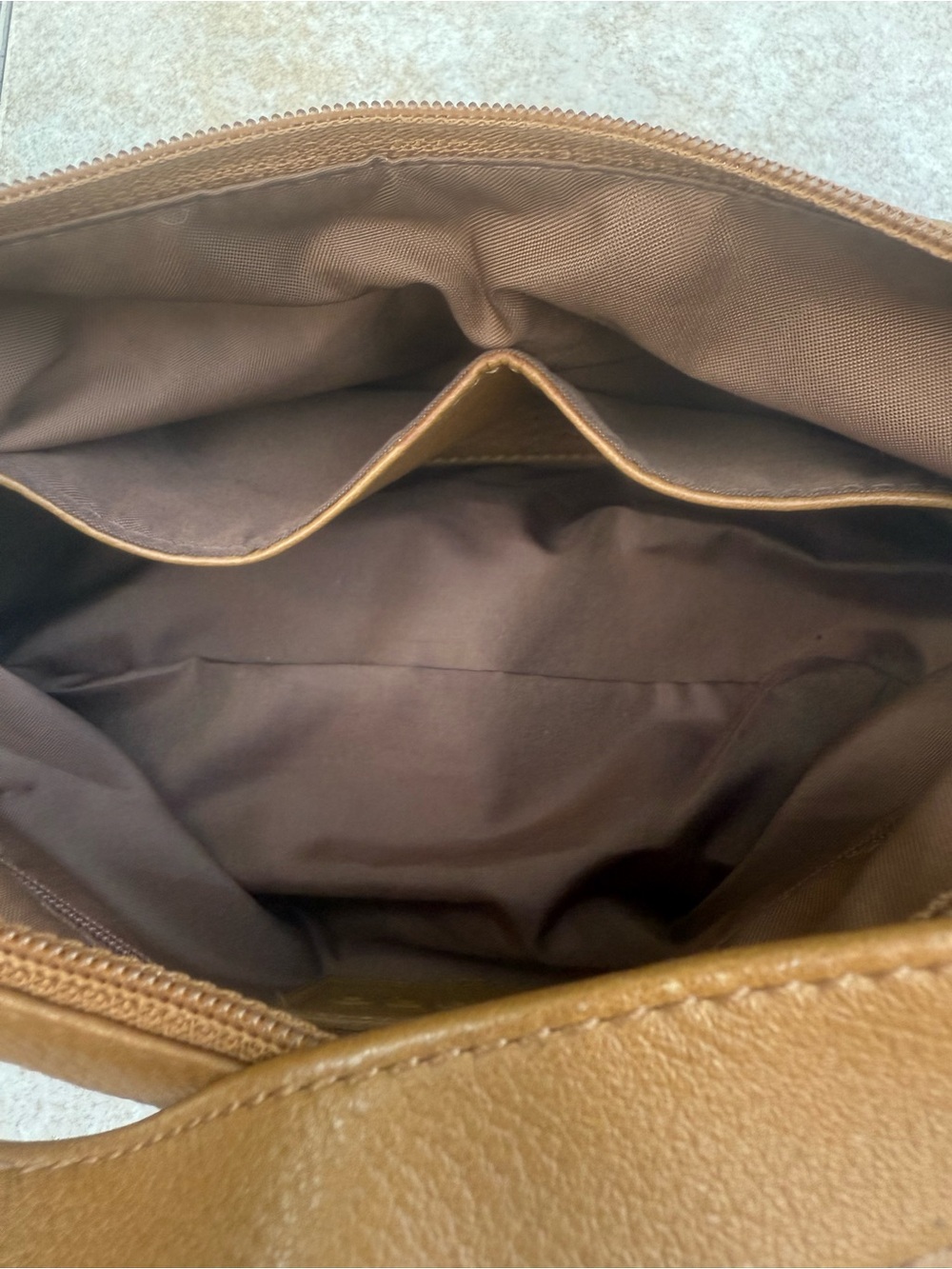 Hobo International Vintage Tan Leather Bag - Picture 16 of 16